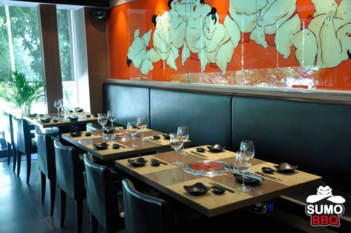 Thưởng thức salad rong biển tại sumobbq