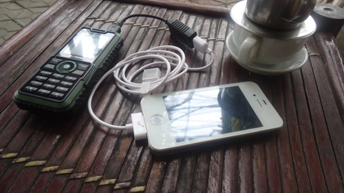 Tính năng độc của điện thoại pin dùng 25 ngày