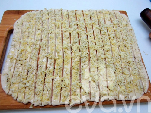 Tự tay làm bánh mỳ vặn thừng không khó