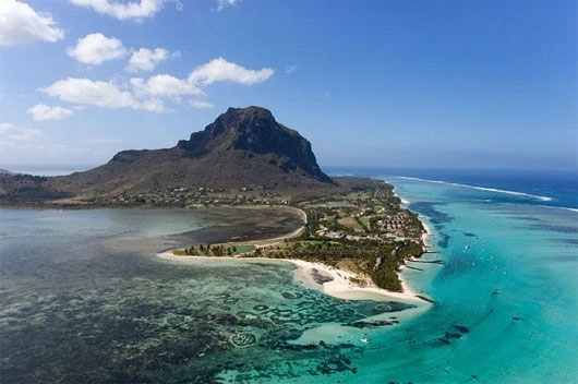 Vẻ đẹp kì diệu thác nước dưới biển tại đảo mauritius