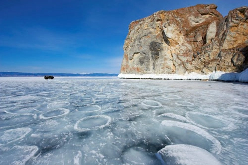 Vẻ đẹp kỳ thú của hồ nước cổ nhất thế giới