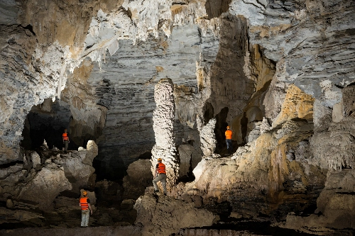 Vẻ đẹp quyến rũ của hang tú làn