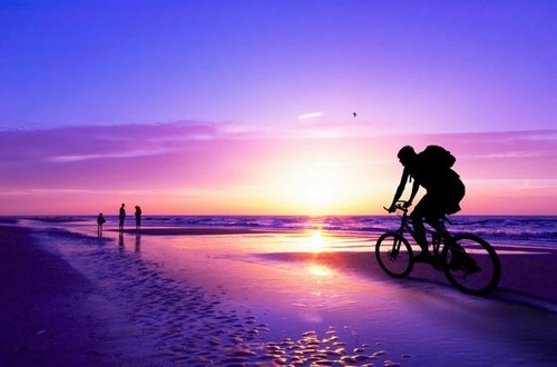 Vòng quanh thế giới ngắm hoàng hôn mơ màng