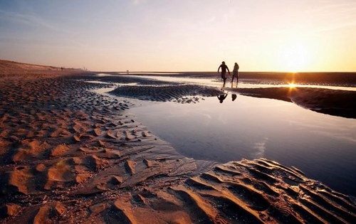 Vòng quanh thế giới ngắm hoàng hôn mơ màng