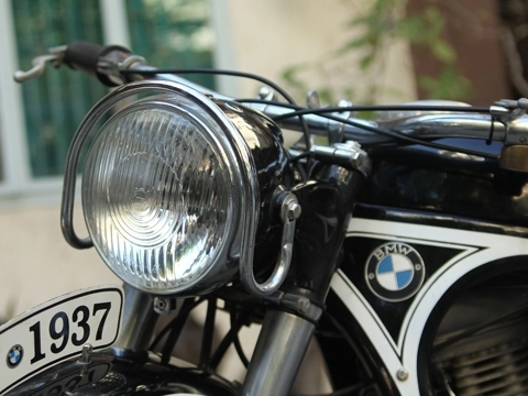 Xế cổ bmw r35 1937 chốn sài thành