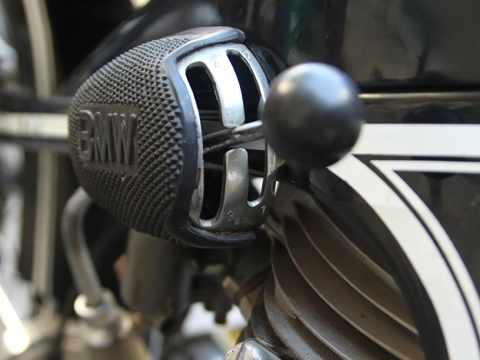 Xế cổ bmw r35 1937 chốn sài thành