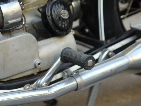 Xế cổ bmw r35 1937 chốn sài thành