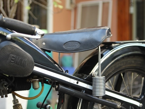 Xế cổ bmw r35 1937 chốn sài thành