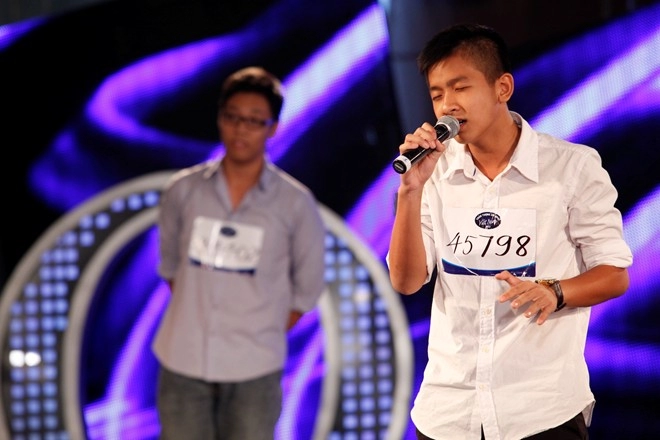 Chàng trai mắt hí gây sốt vietnam idol trượt vì thiếu tuổi