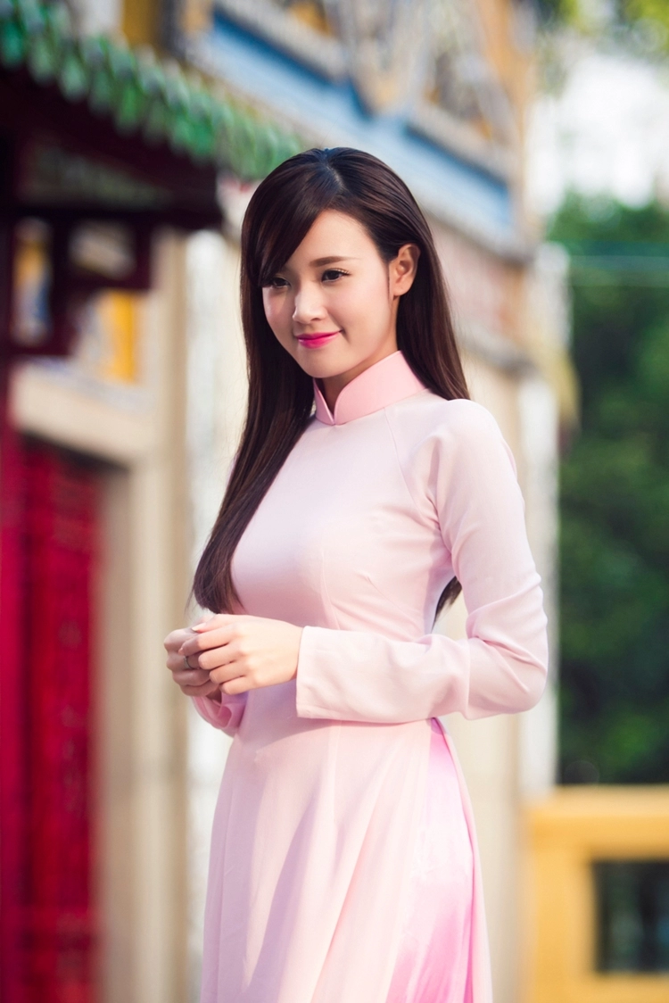 Hot girl Midu duyên dáng đi chùa đầu xuân Hot girl midu duyên dáng đi chùa đầu xuân