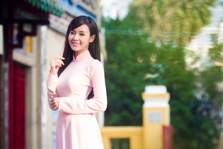 Hot girl Midu duyên dáng đi chùa đầu xuân Hot girl midu duyên dáng đi chùa đầu xuân