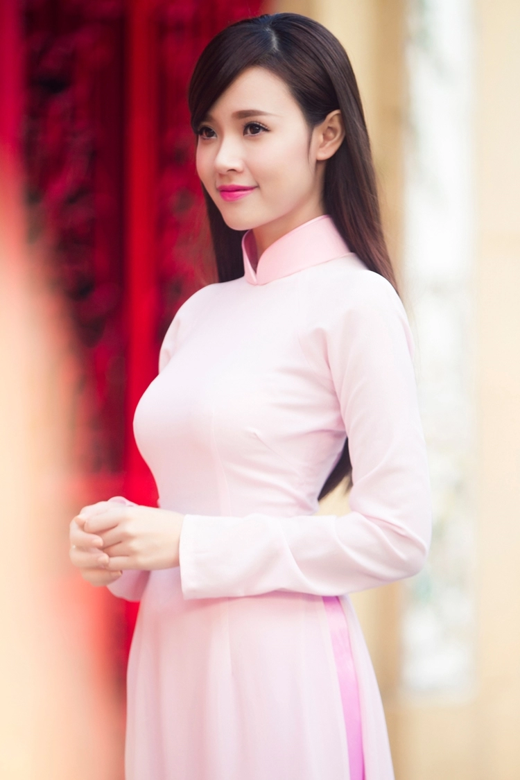 Hot girl Midu duyên dáng đi chùa đầu xuân Hot girl midu duyên dáng đi chùa đầu xuân