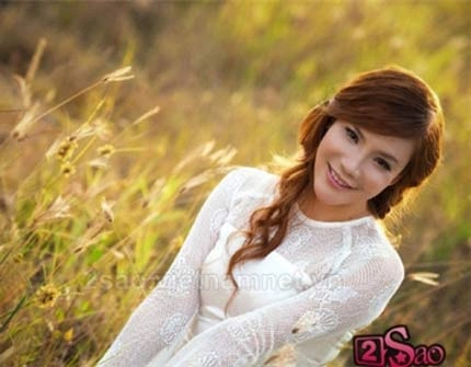 Nhan sắc việt níu kéo thời nữ sinh với áo dài trắng