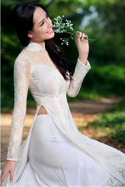 Nhan sắc việt níu kéo thời nữ sinh với áo dài trắng