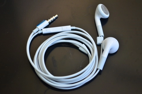 Bạn có biết những cách dùng tai nghe iphone rất chuyên nghiệp