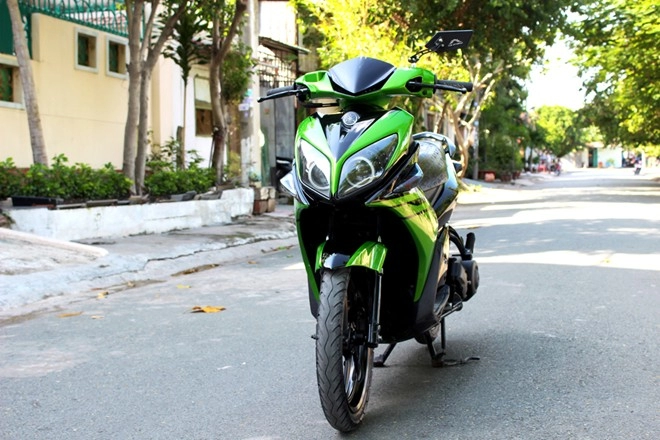 Bộ đôi honda sh và nouvo độ màu xanh kawasaki