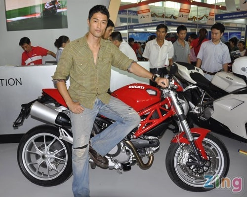 Bộ sưu tập siêu xe ducati của diễn viên johnny trí nguyễn