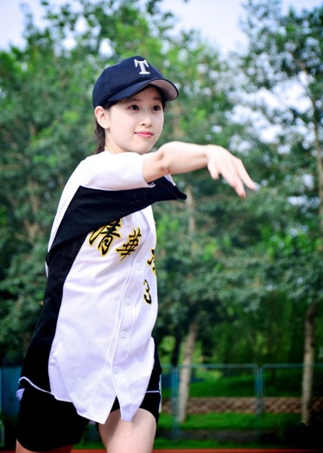 Các cô gái xinh đẹp bất ngờ nổi tiếng nhờ mạng xã hội