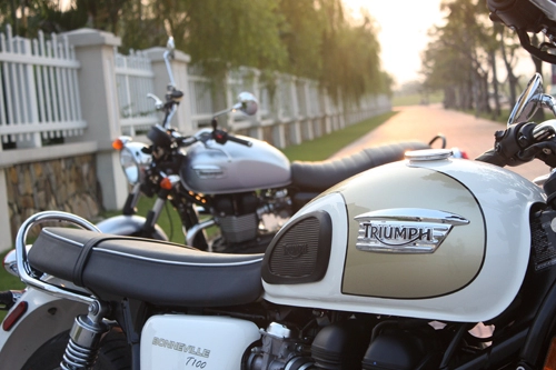 Cặp đôi triumph bonneville 2014 đầu tiên về việt nam