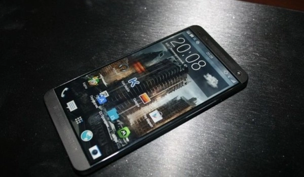 choáng với khả năng ngâm nước của htc one m8