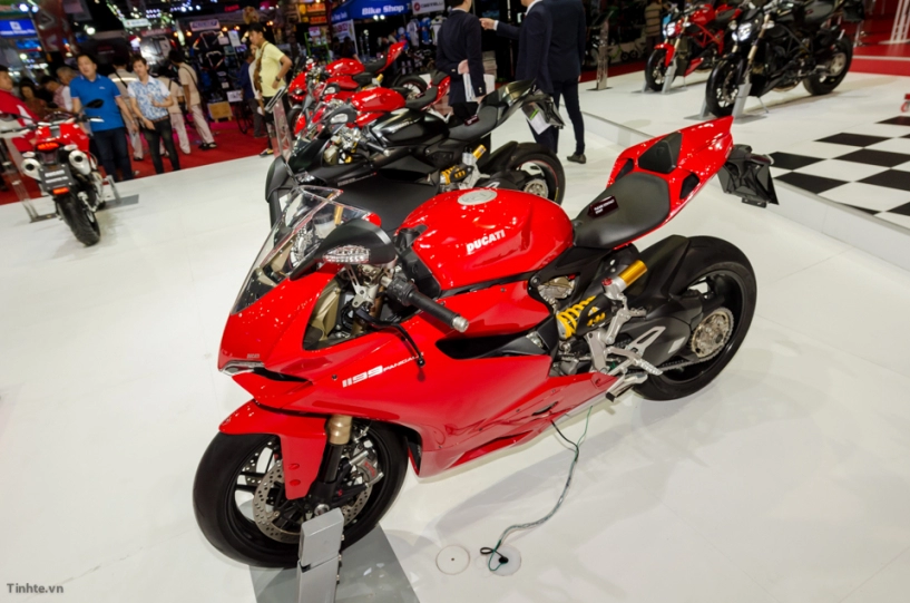 Ducati 1199 panigale s khác gì so với bản superleggera