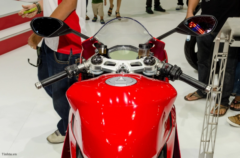 Ducati 1199 panigale s khác gì so với bản superleggera