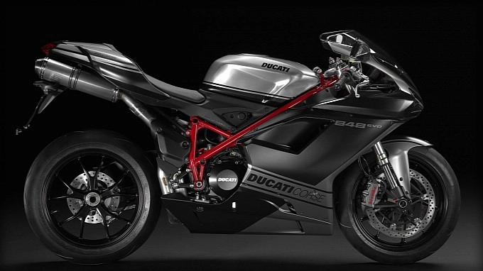 Ducati 848evo corse se 2013 con ngựa hoang được thuần hoá