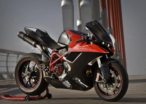 Ducati biến hóa nhẹ nhàng với bộ bodykit vandetta