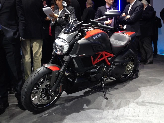 Ducati giới thiệu mẫu diavel 2015