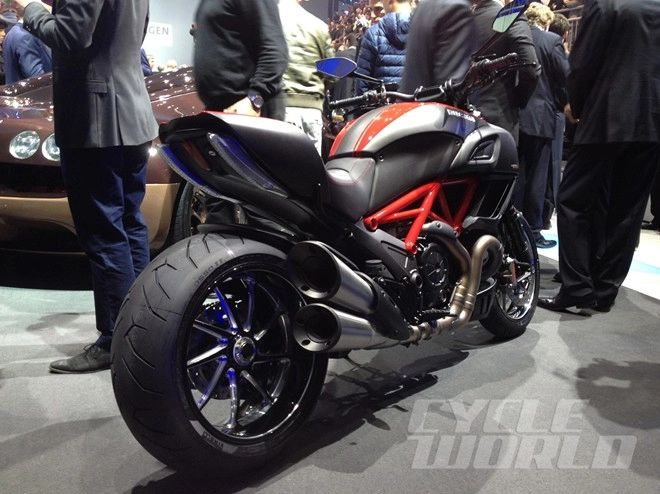 Ducati giới thiệu mẫu diavel 2015