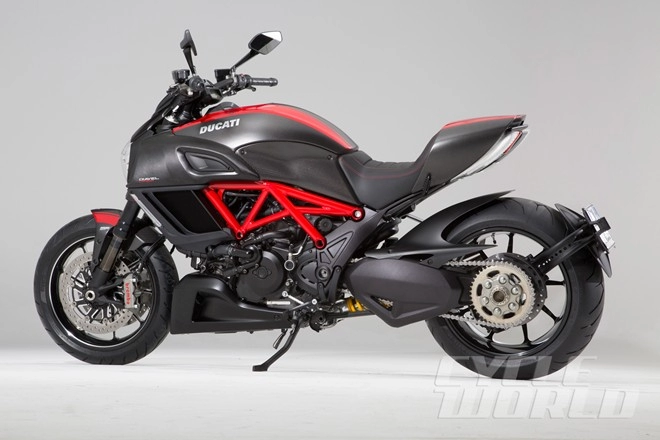 Ducati giới thiệu mẫu diavel 2015