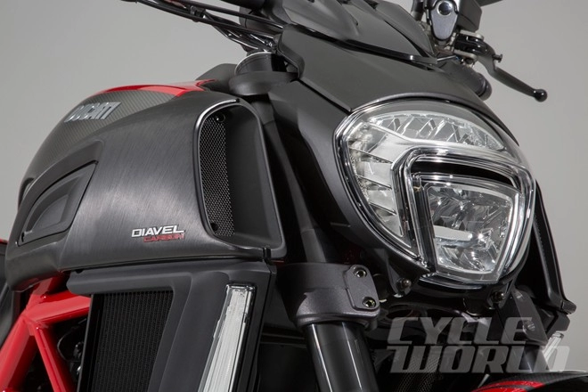 Ducati giới thiệu mẫu diavel 2015