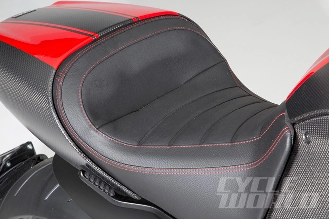 Ducati giới thiệu mẫu diavel 2015