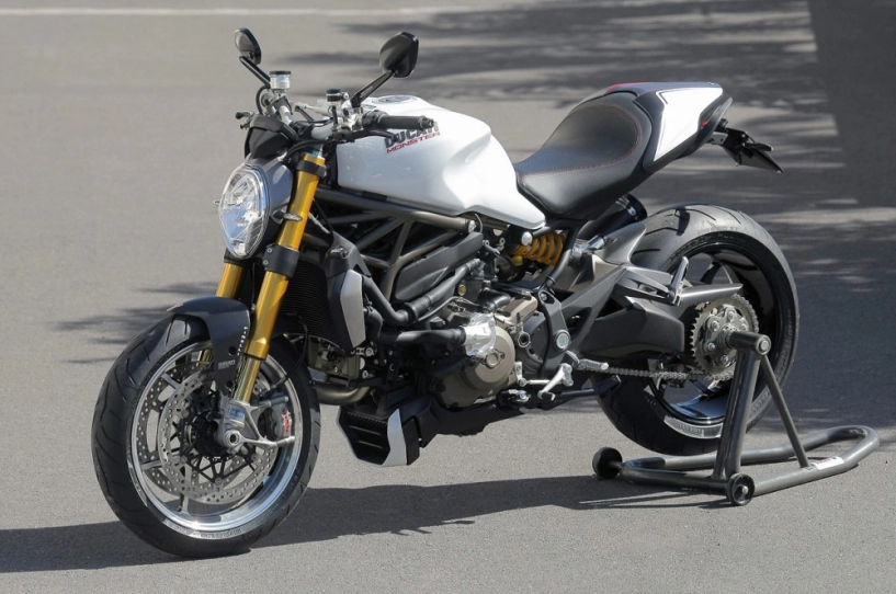 Ducati monster 1200 s