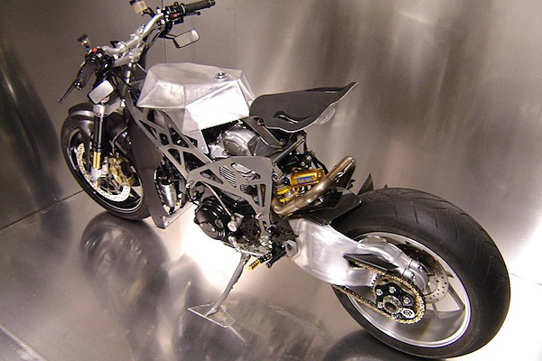 Ducati monster 900 đã ngầu nay càng ngầu hơn