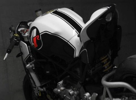 Ducati monster tesio vẻ đẹp hút hồn người nhìn