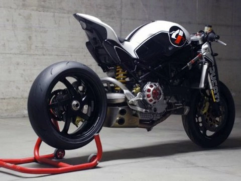 Ducati monster tesio vẻ đẹp hút hồn người nhìn