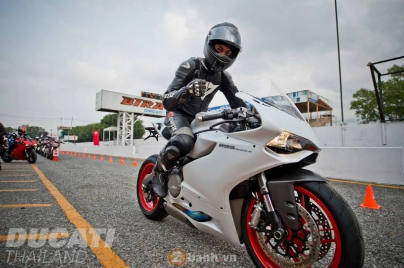 Ducati trackday - ngợp trời ducati