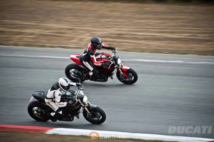 Ducati trackday - ngợp trời ducati