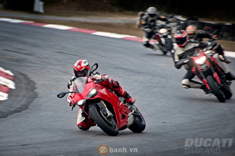 Ducati trackday - ngợp trời ducati