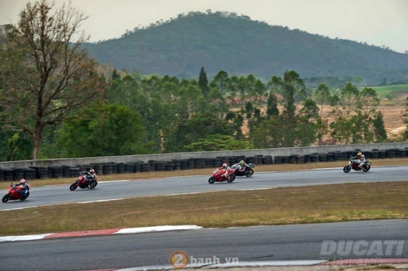 Ducati trackday - ngợp trời ducati