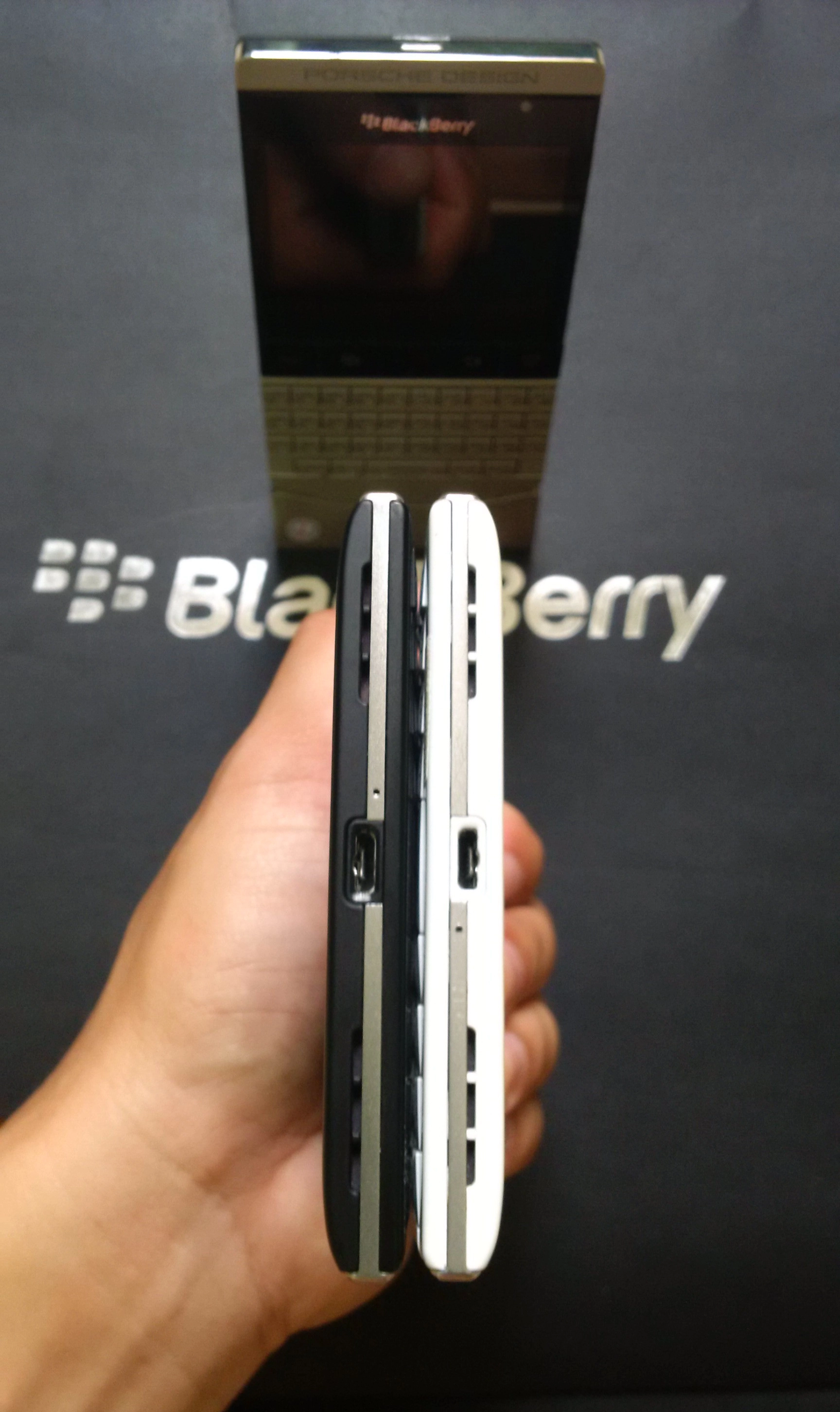 Hình ảnh blackberry passport thực tế ở việt nam