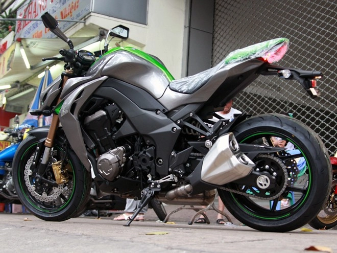 Hình ảnh kawasaki z1000 2014 đầu tiên ở sài gòn