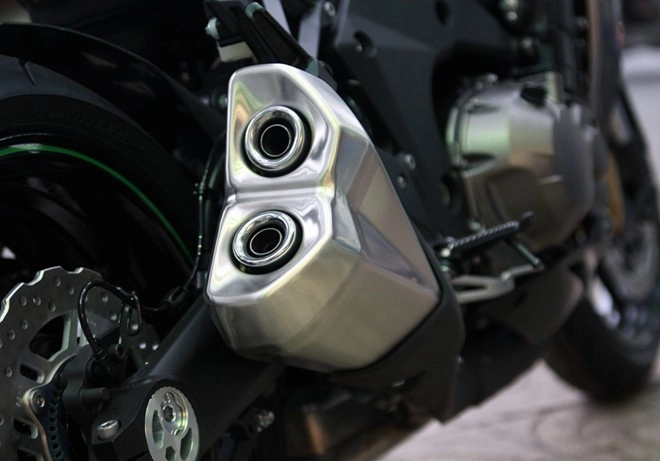 Hình ảnh kawasaki z1000 2014 đầu tiên ở sài gòn