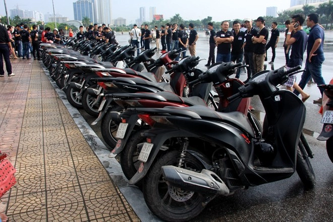 Hơn 100 chiếc honda sh tề tựu ở hà nội
