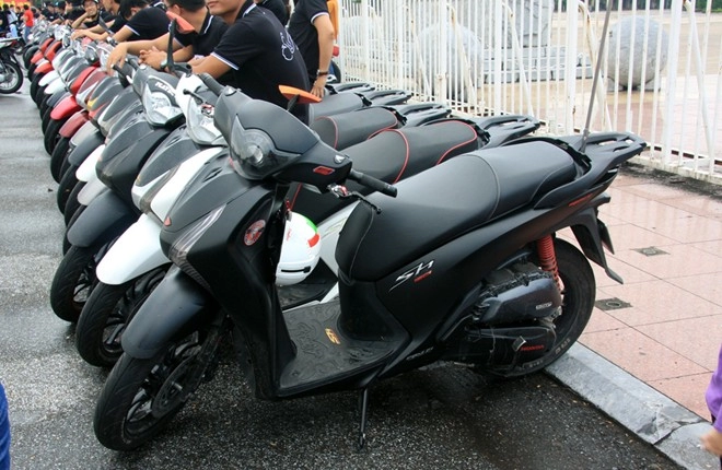 Hơn 100 chiếc honda sh tề tựu ở hà nội