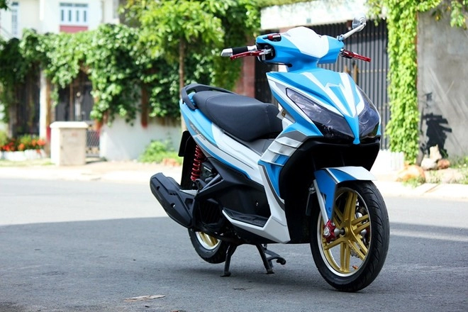 Honda air blade 125 trang điểm phong cách blue sky độc đáo