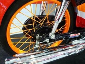 Honda cub repsol - huyền thoại được tái sinh