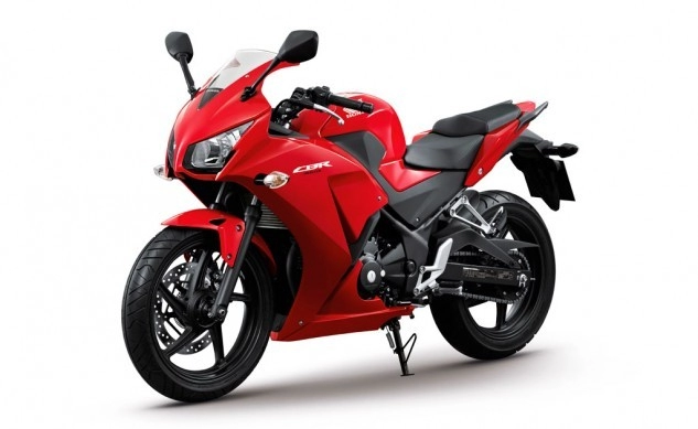 Honda ra mắt mô tô thể thao cbr300r
