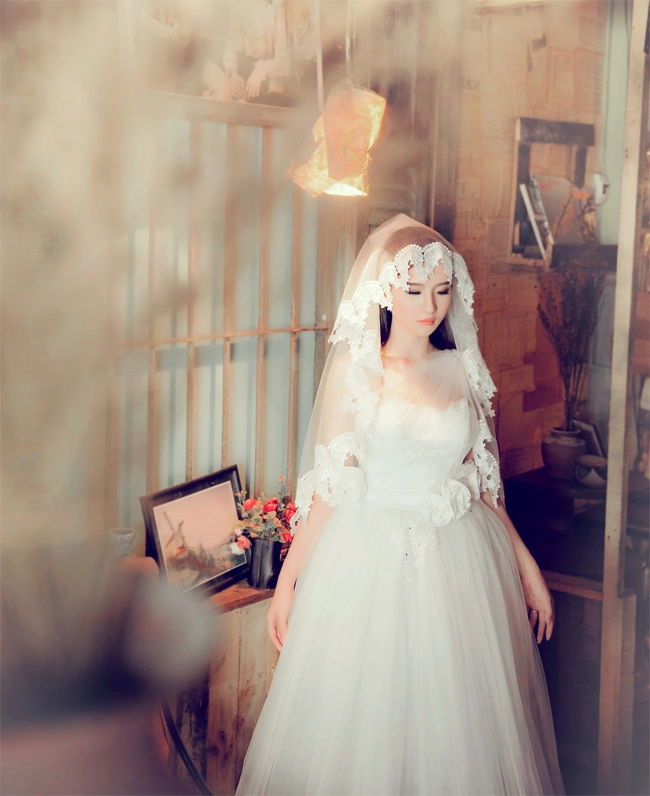 Hot girl có gương mặt đẹp như búp bê